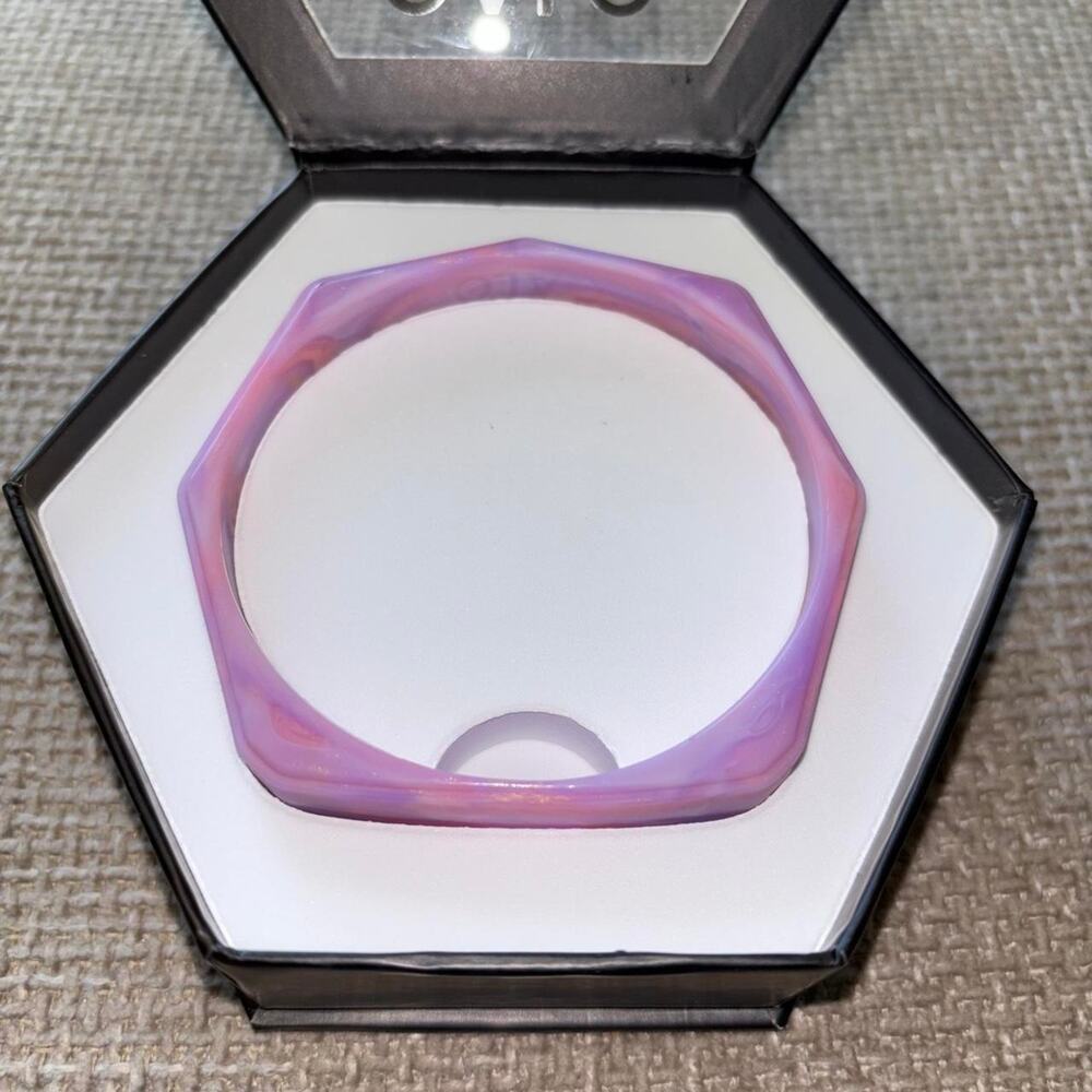 Qalo silicone womens lake bracelet